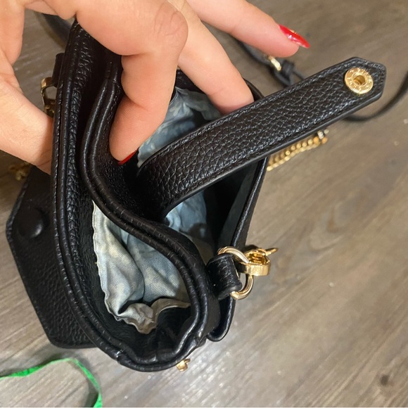 Black and Gold Crossbody Bag with Chain Detail - Picture 6 of 9